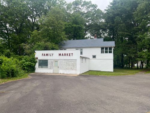 4 Great Hill Rd, East Hartford, CT, 06108-2803 | Card Image