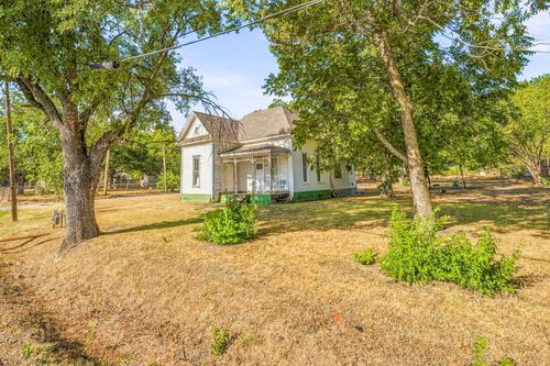 208 S Harrison St, Pilot Point, TX, 76258-4539 | Card Image
