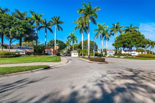 1-597 Nw 208th Dr, Pembroke Pines, FL, 33029-2197 | Card Image