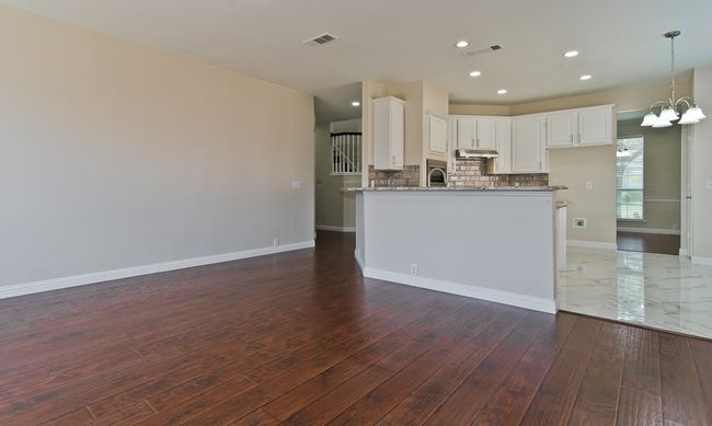 Long Serving Bar For Casual Dining! | Image 12