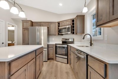 Quartz Kitchen Counter Tops | Image 3