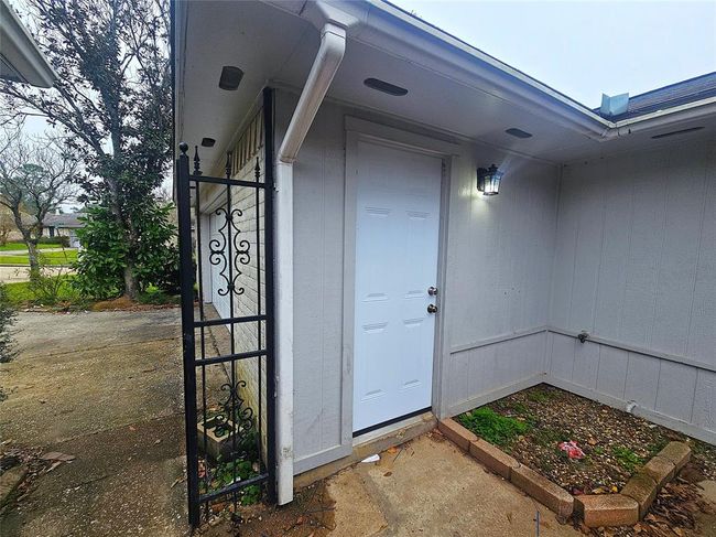 6402 Barrygate Dr, House other with 3 bedrooms, 2 bathrooms and 2 parking in Spring TX | Image 12