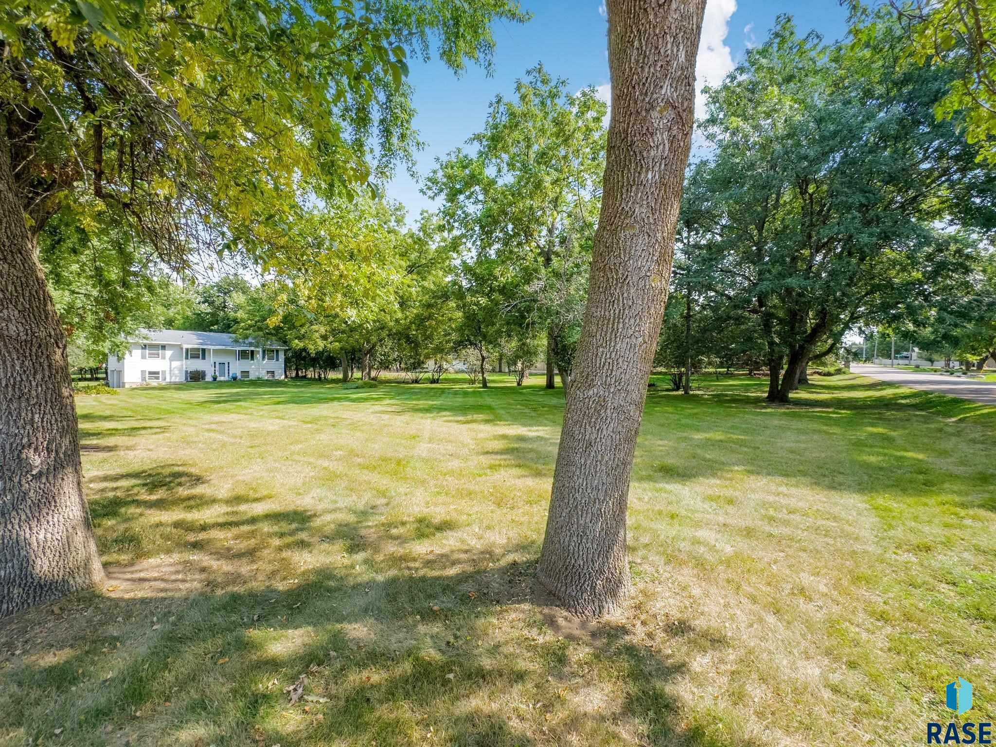 Old Orchard Trl, Sioux Falls, SD 57103