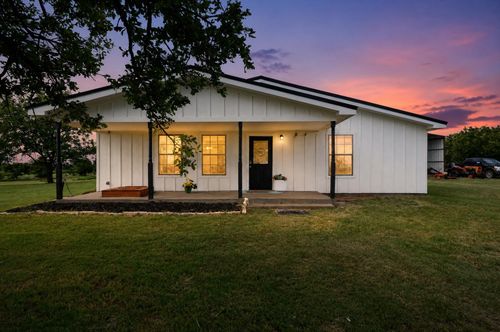 692 Plemons Dr, Henrietta, TX, 76365-7223 | Card Image