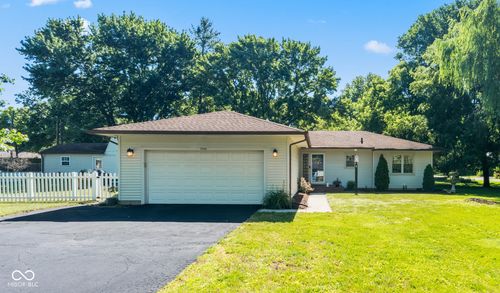 5769 Henderson Dr, Brownsburg, IN, 46112-8681 | Card Image