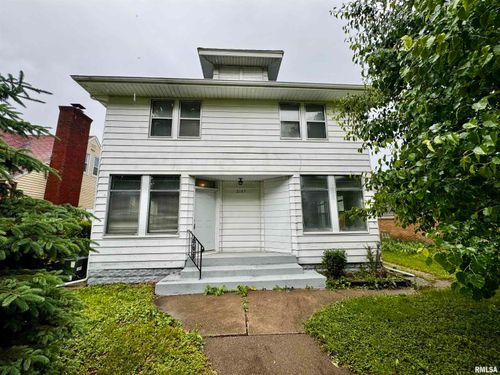 2107 N Marquette St, Davenport, IA, 52804-2161 | Card Image