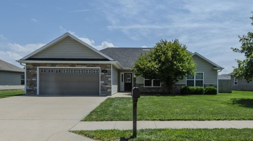 7520 W Golden Willow Dr, Columbia, MO, 65202-4448 | Card Image