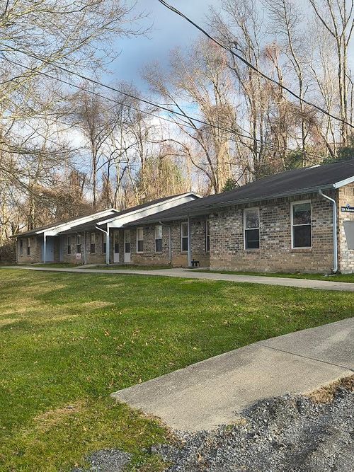 c-236 Ashwood Dr, Tazewell, VA, 24651 | Card Image