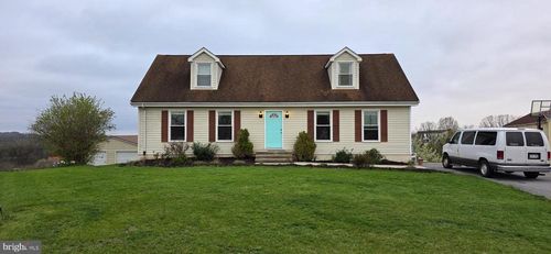 94 Tulip Ct, FALLING WATERS, WV, 25419-3935 | Card Image