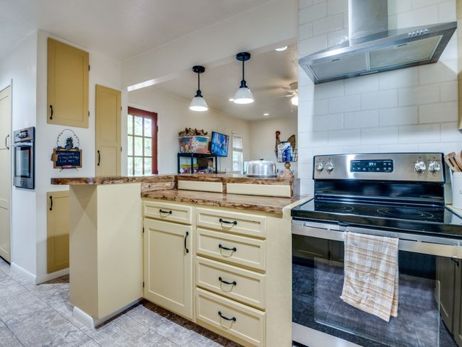 541 S Highway 67, House other with 3 bedrooms, 3 bathrooms and null parking in Cedar Hill TX | Image 12