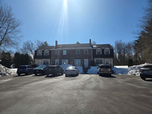 apt-15-135 Forrest St, Plaistow, NH, 03865-2626 | Card Image