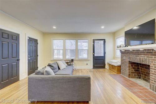 2494 Hazelwood St, Detroit, MI, 48206-2244 | Card Image