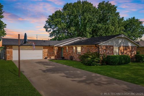 308 Martin Ln, Dewey, OK, 74029-3035 | Card Image