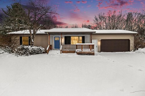 7131 No Name Rd, Ludington, MI, 49431-9490 | Card Image