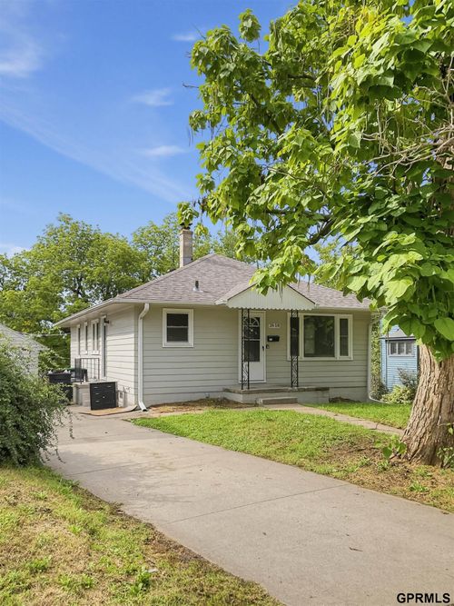 2618 S 33rd Street, Omaha, NE, 68105 | Card Image