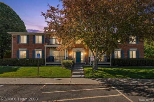12049 Ina Dr, Sterling Heights, MI, 48312-5057 | Card Image