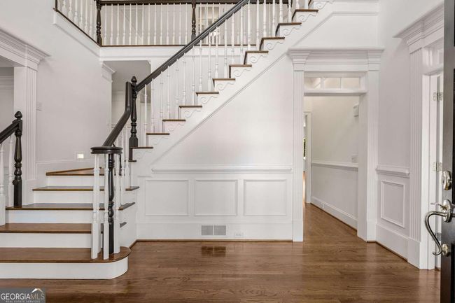 5080 Riverlake Dr, House other with 6 bedrooms, 6 bathrooms and 3 parking in Peachtree Corners GA | Image 5