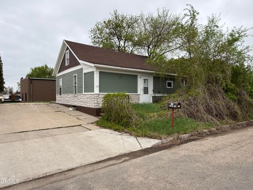 223 W Front Ave, Bismarck, ND, 58504-5514 | Card Image