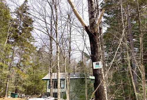 m073-40 Arctic Cir, Wilmington, VT, 05363-8839 | Card Image