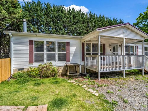 213 Old State 10 Rd, Black Mountain, NC, 28711-3622 | Card Image
