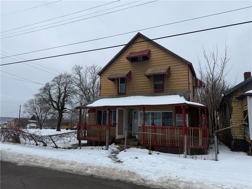 1118 Wallis Ave, Farrell, PA, 16121-1145 | Card Image