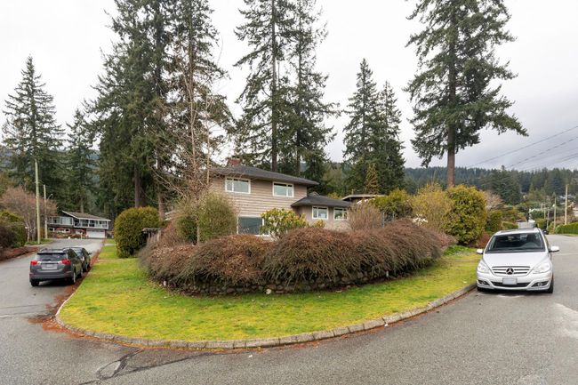 540 Hermosa Avenue, House other with 5 bedrooms, 2 bathrooms and null parking in North Vancouver BC | Image 22