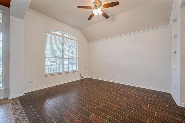 Formal living room | Image 7