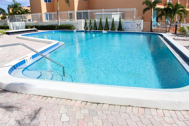 APT-401 - 4950 Gulf Blvd, Condo with 2 bedrooms, 2 bathrooms and null parking in ST PETE BEACH FL | Image 8