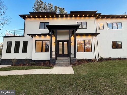 4246 15th St N, ARLINGTON, VA, 22207-3157 | Card Image