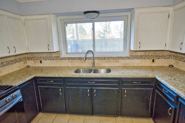 1303 Mac Dr, House other with 4 bedrooms, 2 bathrooms and 2 parking in Sweeny TX | Image 14