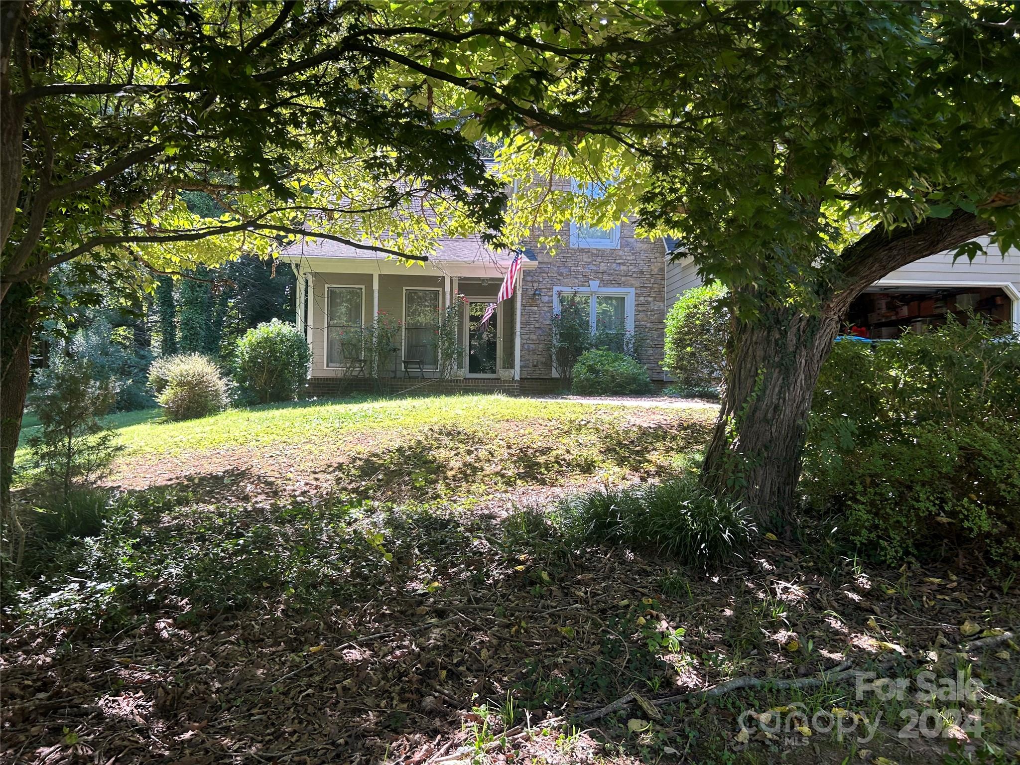 Oakcroft Dr, Matthews, NC 28105