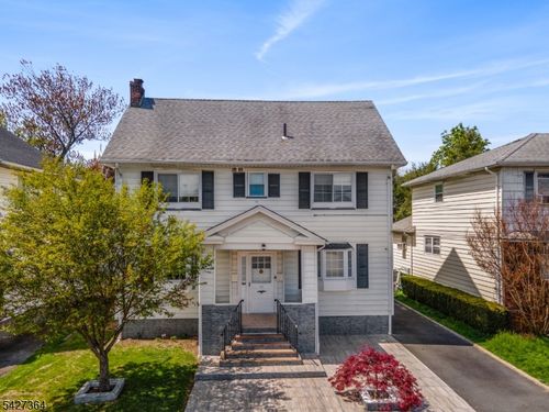 15 Putnam Pl, Clifton, NJ, 07011-2609 | Card Image