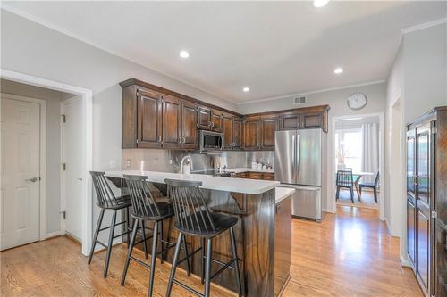 5509 Sleepy Hollow Rd, Parkville, MO, 64152-4392 | Card Image