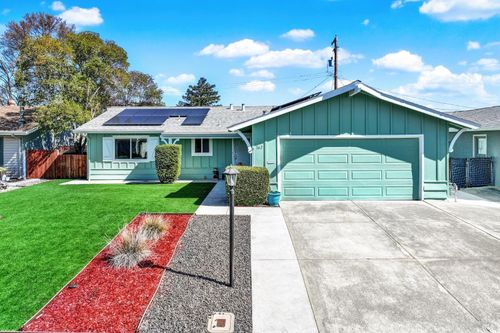 162 Isle Royale Cir, Vacaville, CA, 95687-3433 | Card Image