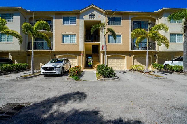 APT-902 - 900 Crestwood Ct S, Condo with 3 bedrooms, 2 bathrooms and null parking in Royal Palm Beach FL | Image 20