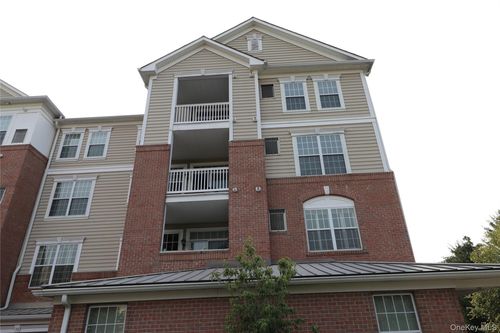 145 Regency Dr, Fishkill, NY, 12524-4935 | Card Image