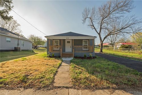617 Court St, Victoria, VA, 23974-9471 | Card Image