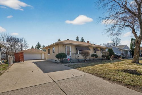 2724 Mcknight Road N, North Saint Paul, MN, 55109 | Card Image