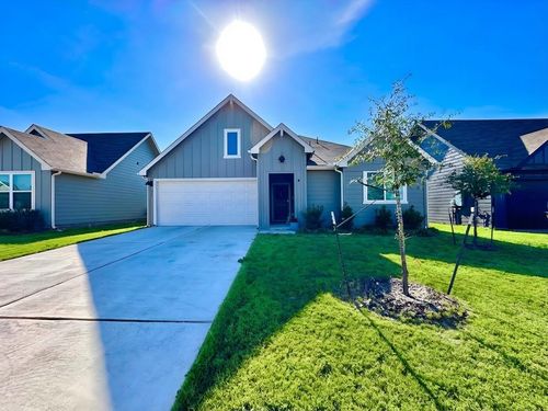 331 N Richland Dr, Lockhart, TX, 78644-5050 | Card Image