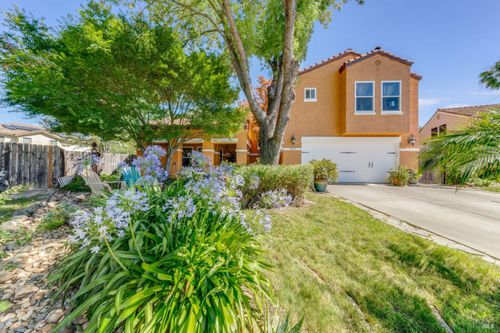 832 Arabian Cir, Vacaville, CA, 95687-4160 | Card Image