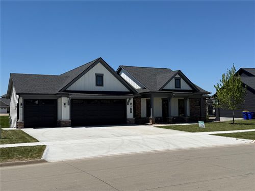 707 Cedar Bend Ct, Solon, IA, 52333-1203 | Card Image