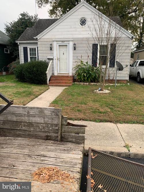 402 Oakley St, CAMBRIDGE, MD, 21613-1704 | Card Image