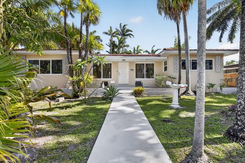 742 Hollywood Blvd, Hollywood, FL, 33019-1602 | Card Image