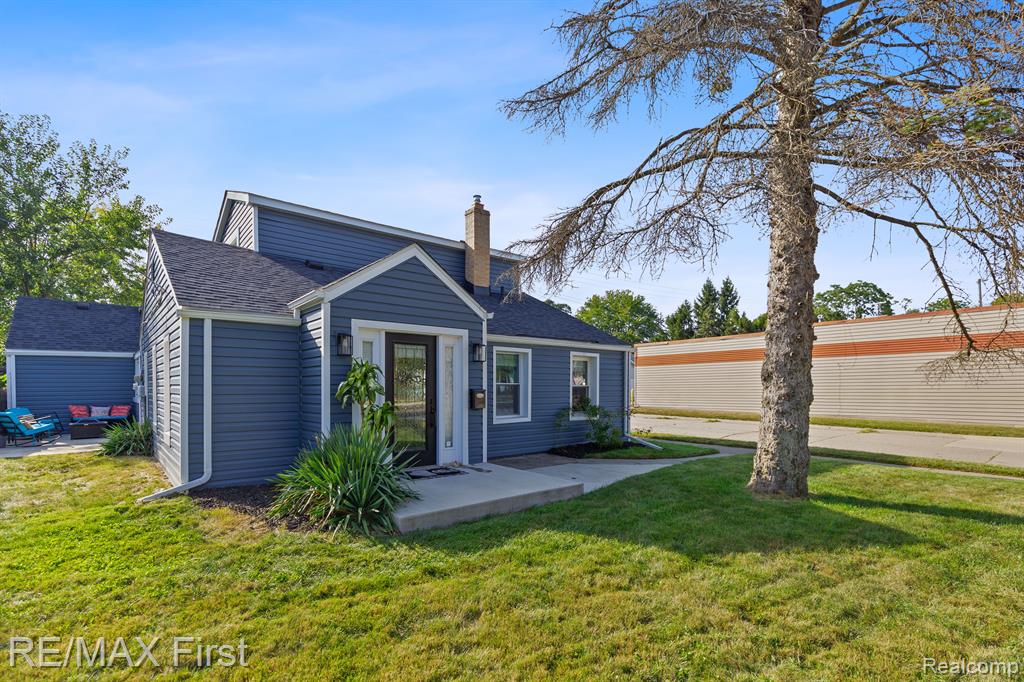 Rochester Rd, Royal Oak, MI 48073