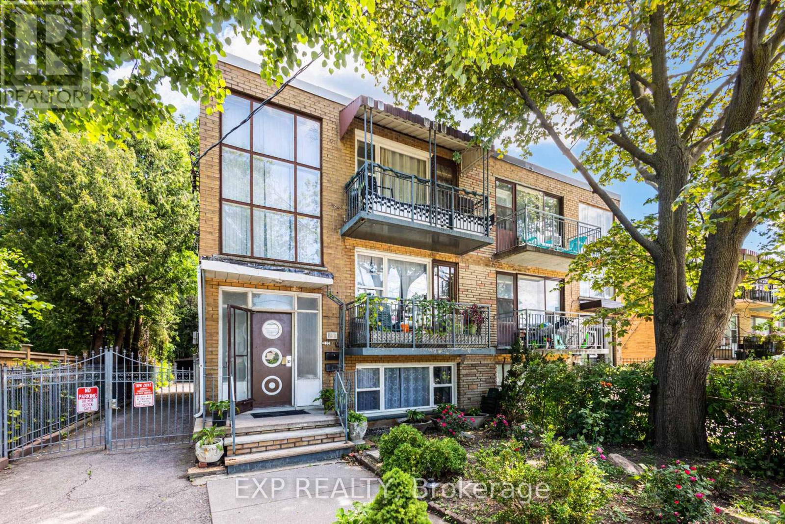 Residential Lease in Toronto (Yorkdale-Glen Park)