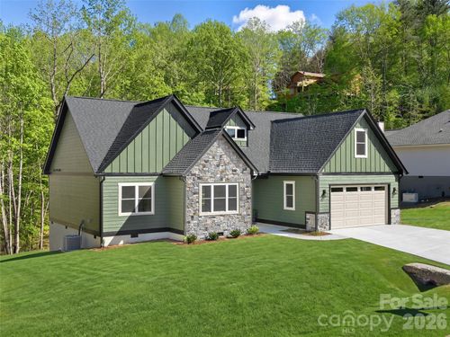 399 Crystal Heights Dr, Hendersonville, NC, 28739-4973 | Card Image