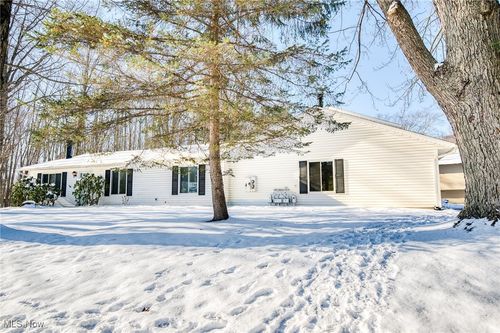 6218 Center St, Mentor, OH, 44060-2255 | Card Image