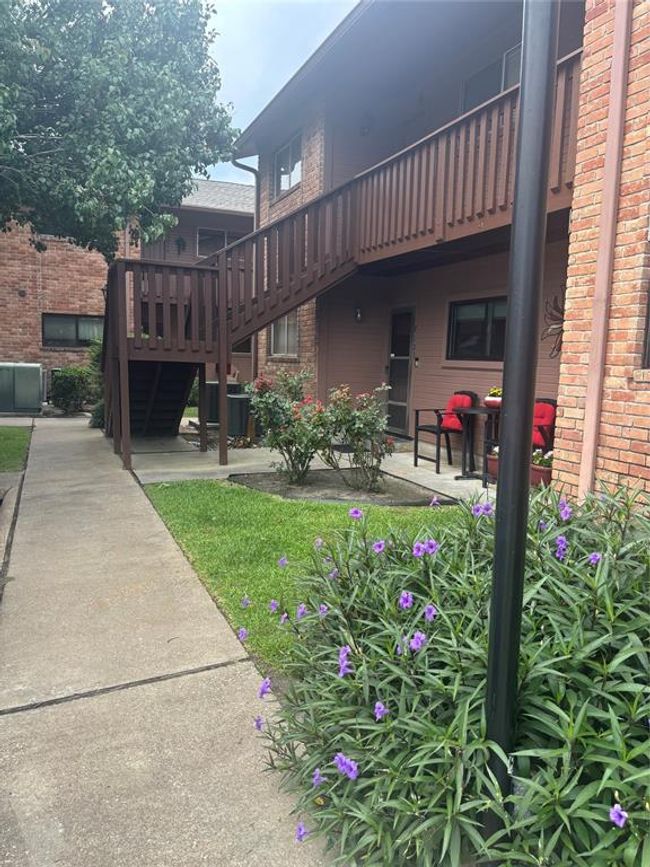 APT-123F - 801 River Rd, Townhouse with 2 bedrooms, 2 bathrooms and null parking in Montgomery TX | Image 4