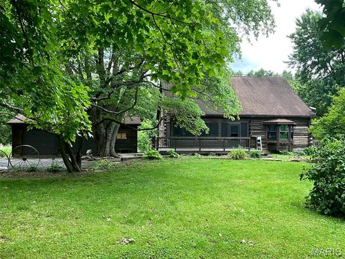 882 Plant School Ave, Greenville, IL, 62246-3230 | Card Image