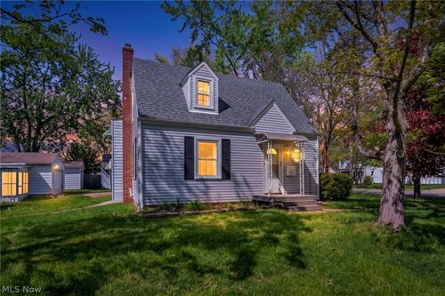 228 Sanford St, Ravenna, OH, 44266-3316 | Card Image